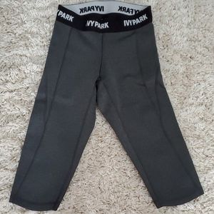 IVY PARK Low Rise Capri Leggings
